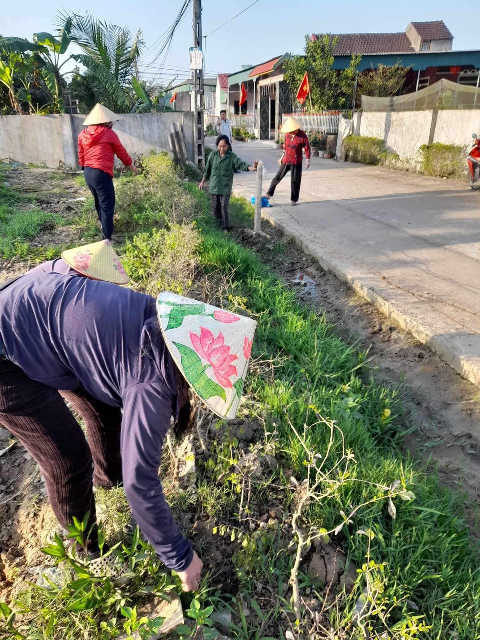 Nhân dân xã Hộ Độ tích cực trong phong trào xây dựng Nông thôn mới.