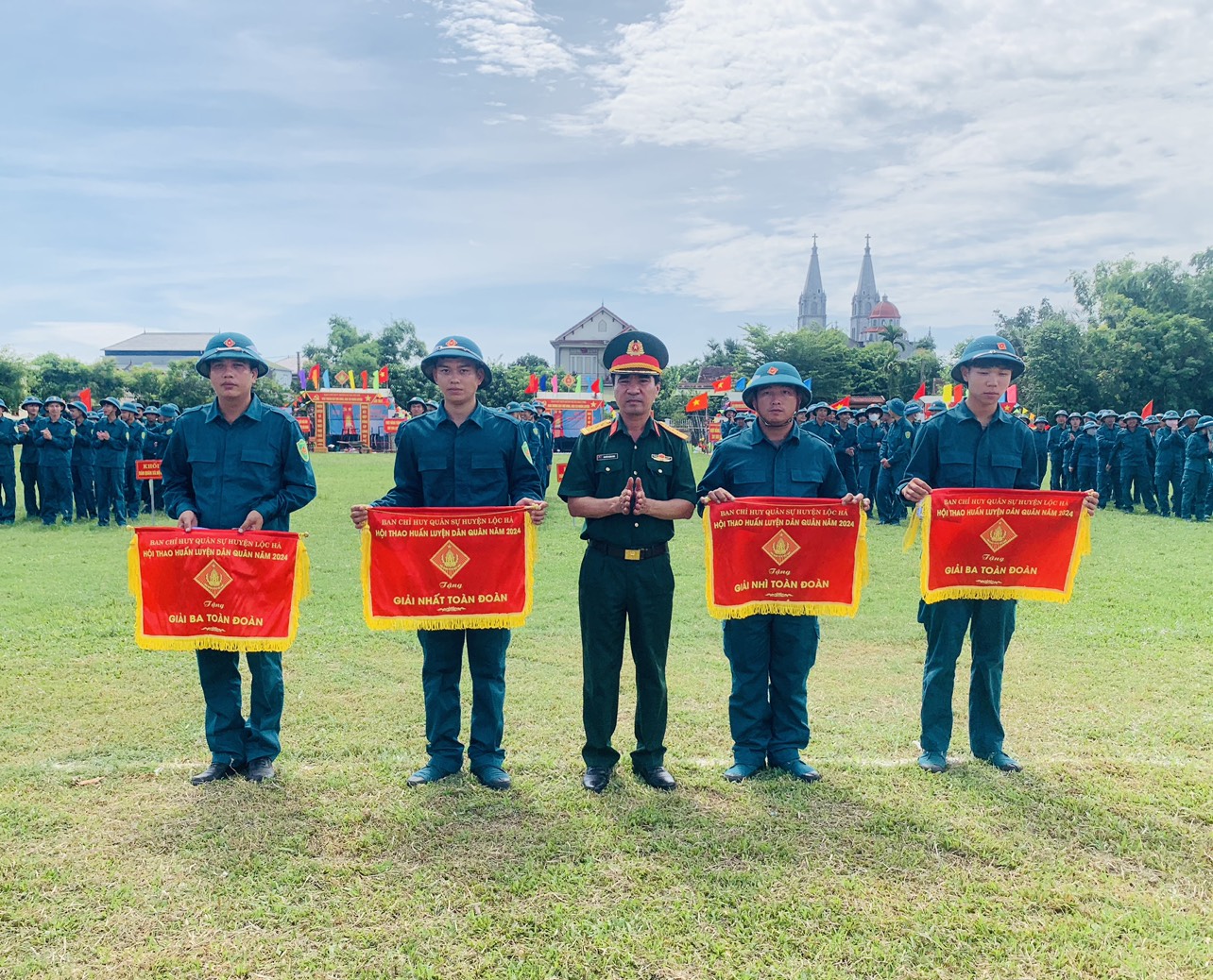 Cụm 2 huyện Lộc Hà thành công hội thao huấn luyện chiến đấu cho lực lượng Dân quân tự vệ năm 2024.